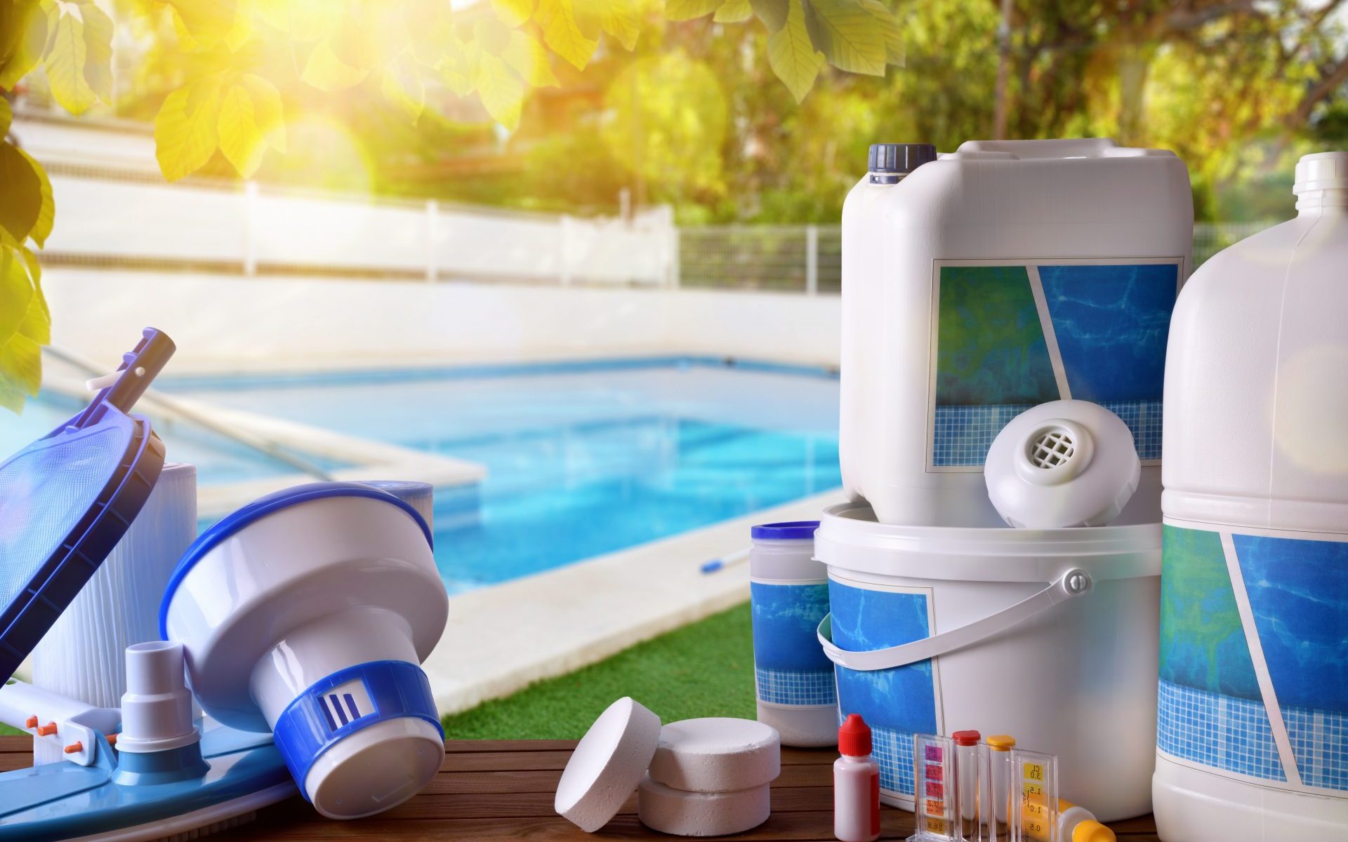 Nettoyage de piscine : les accessoires incontournables